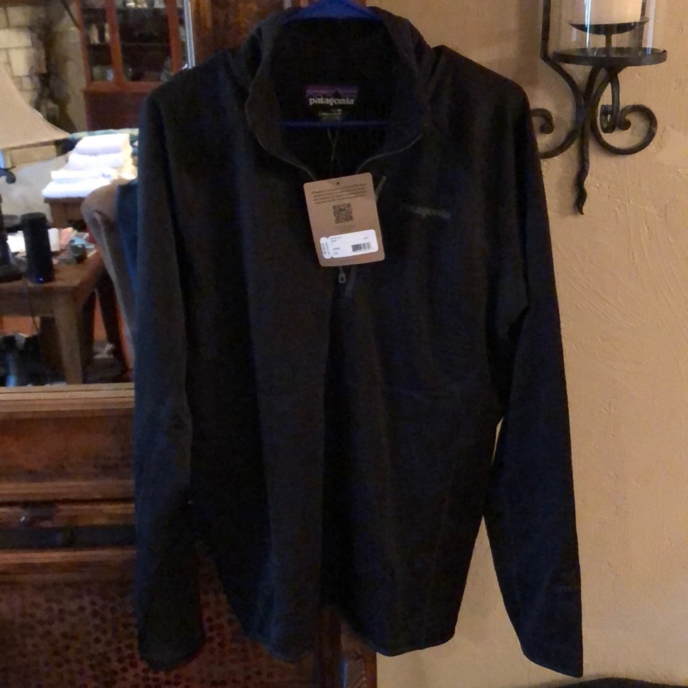 Black men’s large Patagonia pullover